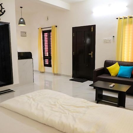 Castle Home Stays Udupi Exteriör bild