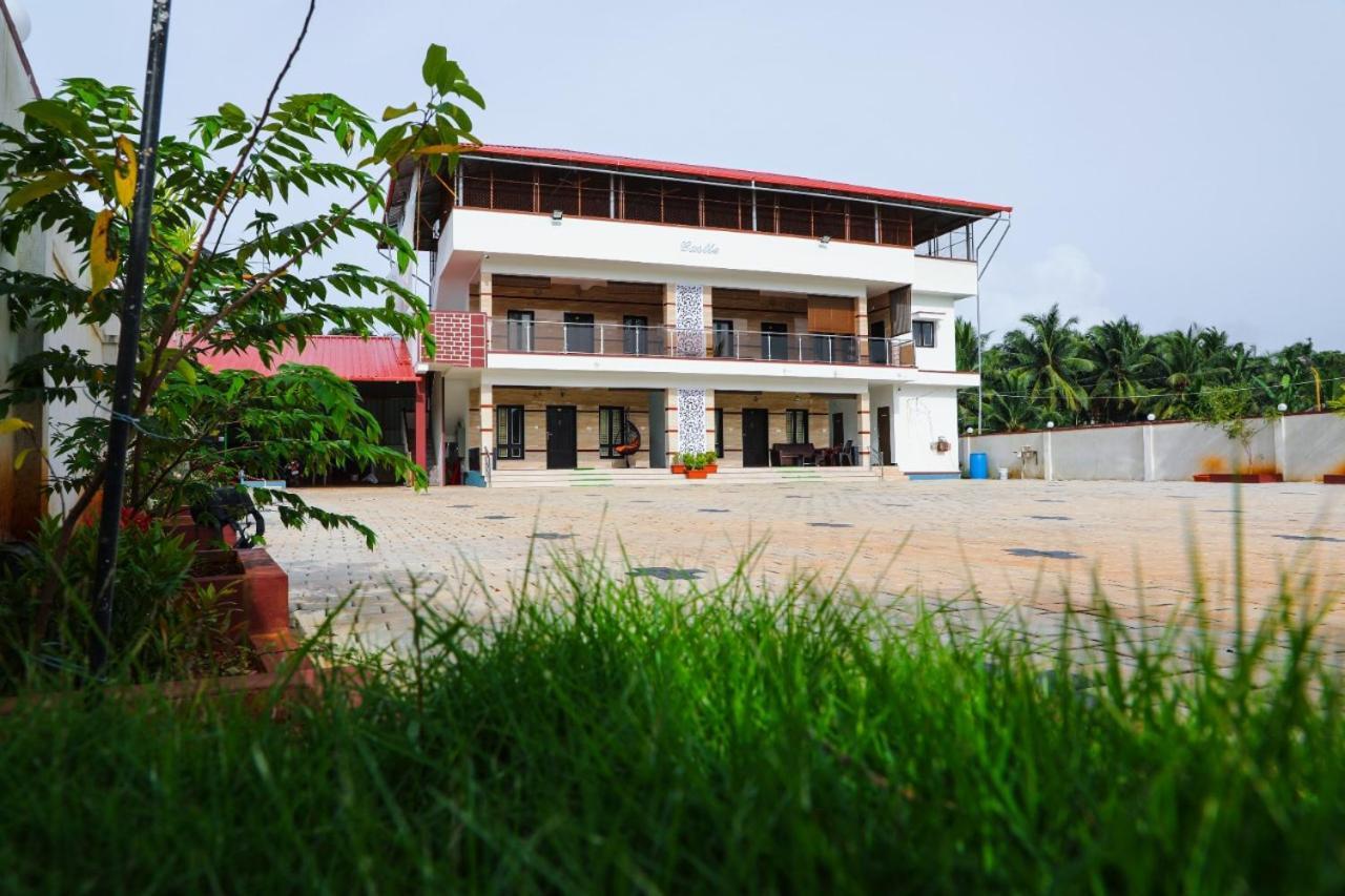 Castle Home Stays Udupi Exteriör bild