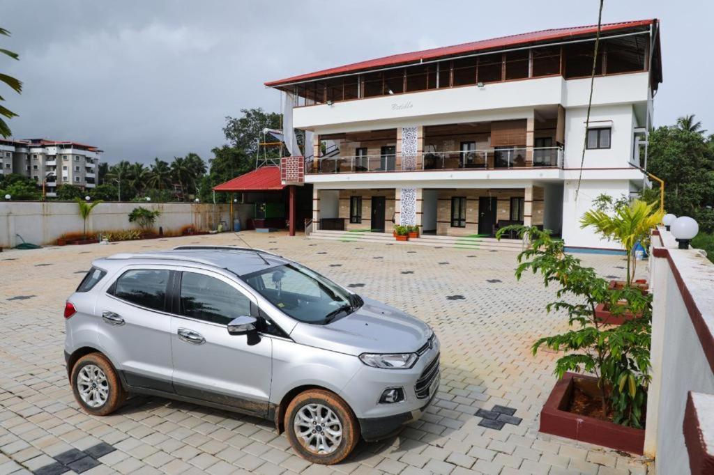 Castle Home Stays Udupi Exteriör bild